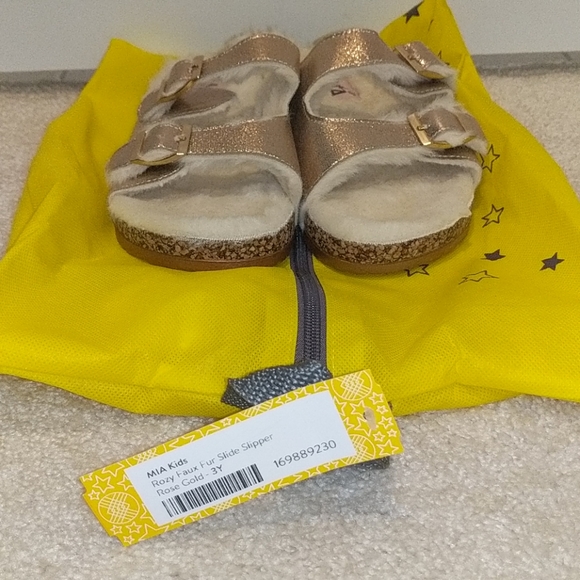 MIA kids Roxy Faux Fur Slide Slipper - Picture 4 of 4